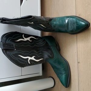 Black/white/green Laredo boots, 6.5